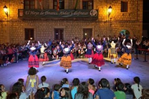 Bailes. El Folclore se viste de gala en El Hoyo de Pinares